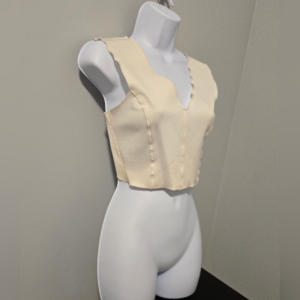 Y2K Vintage BEBE Off-White Banadage Crop Top. Size XS. - Picture 5 of 12